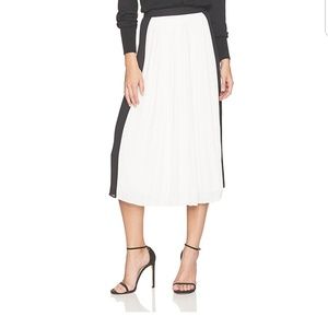 Dear drew pleated skirt NWT size 12